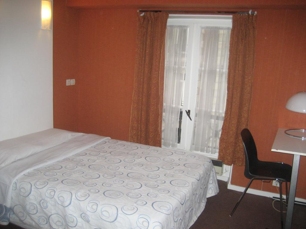 Hotel Meteore Paris Quarto foto