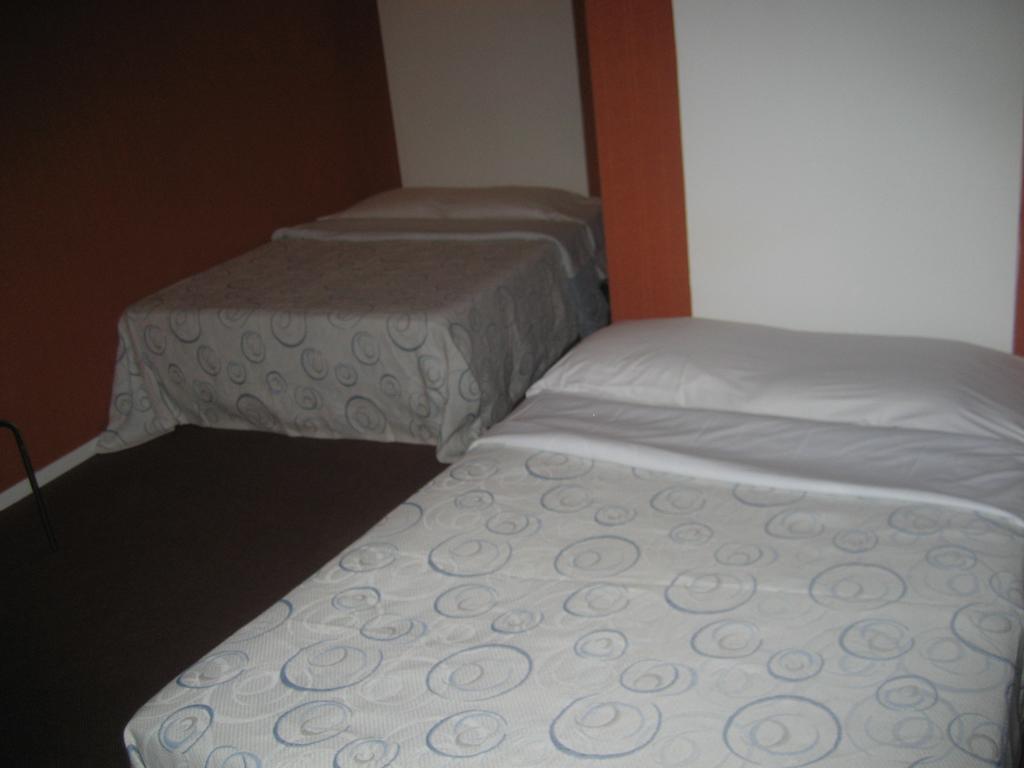 Hotel Meteore Paris Quarto foto
