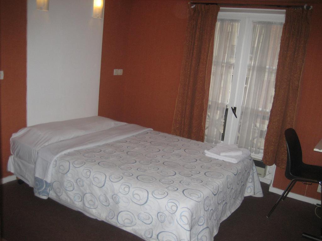 Hotel Meteore Paris Quarto foto