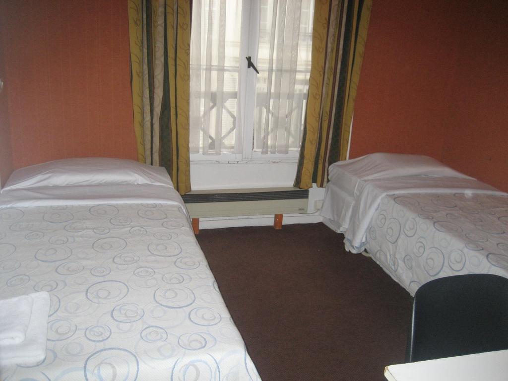 Hotel Meteore Paris Quarto foto